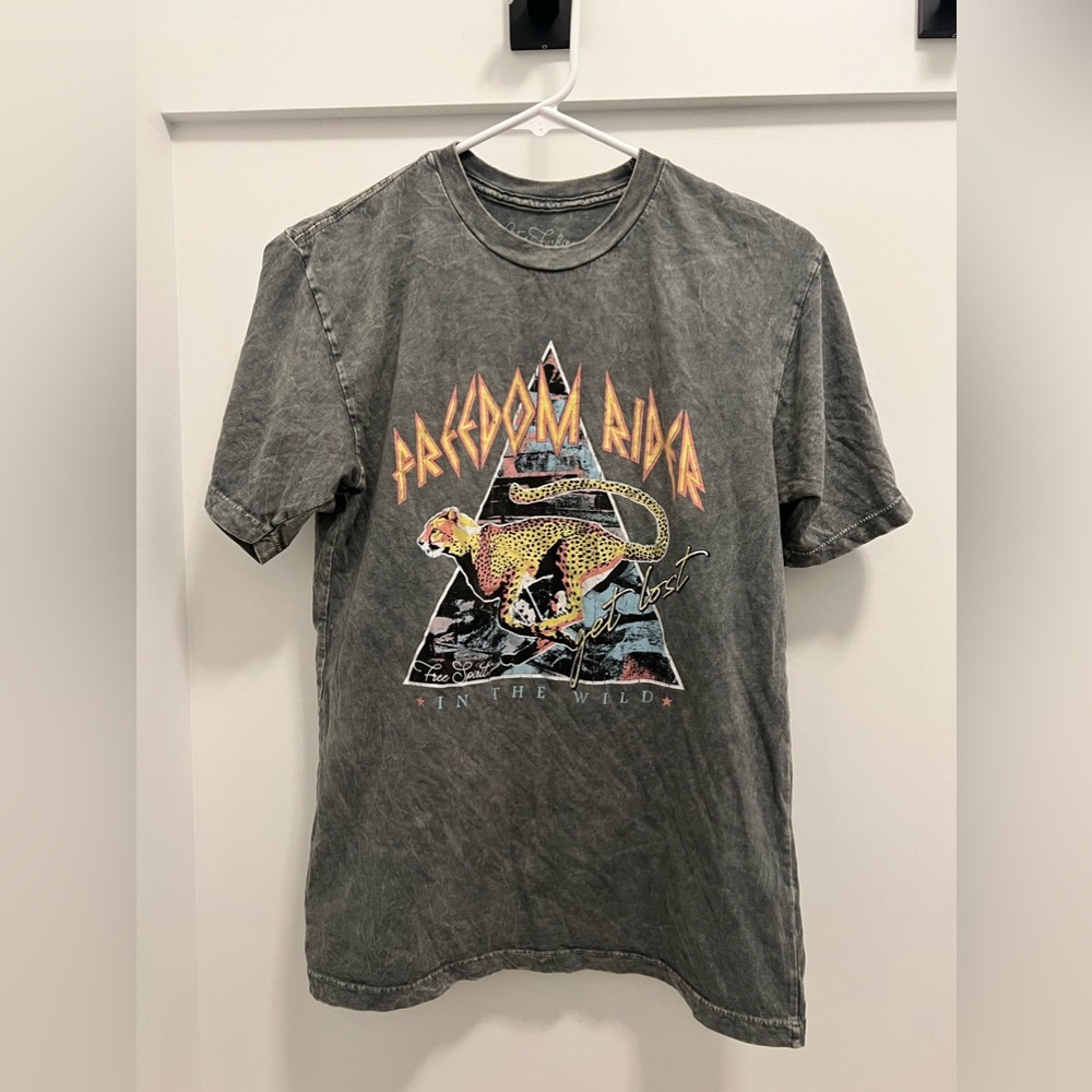 Lotus fashion graphic tee